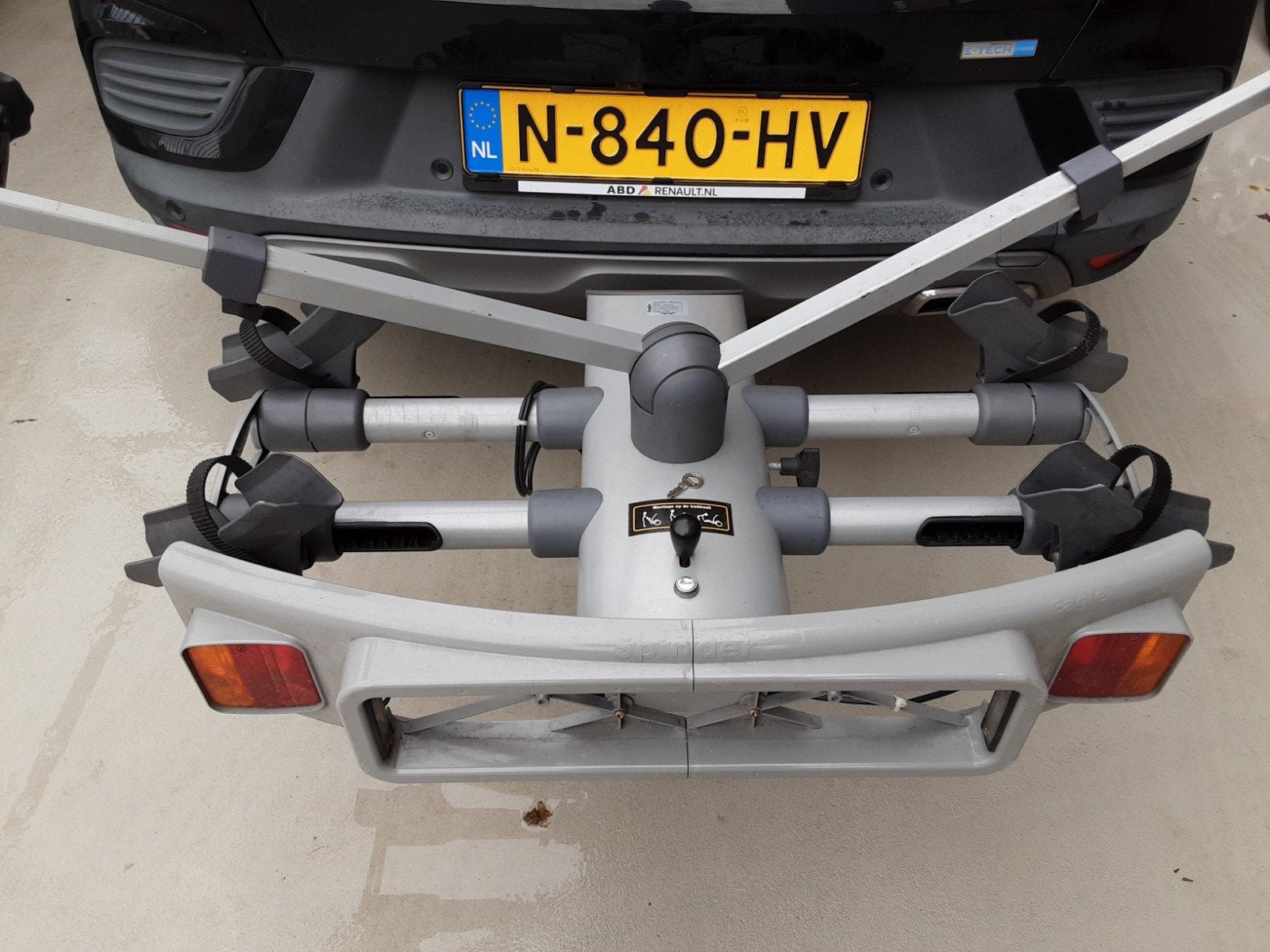 fietsendrager spinder eagle mag 60 kilo dragen, Ophalen, Gebruikt, Elektrische fiets, 2 fietsen