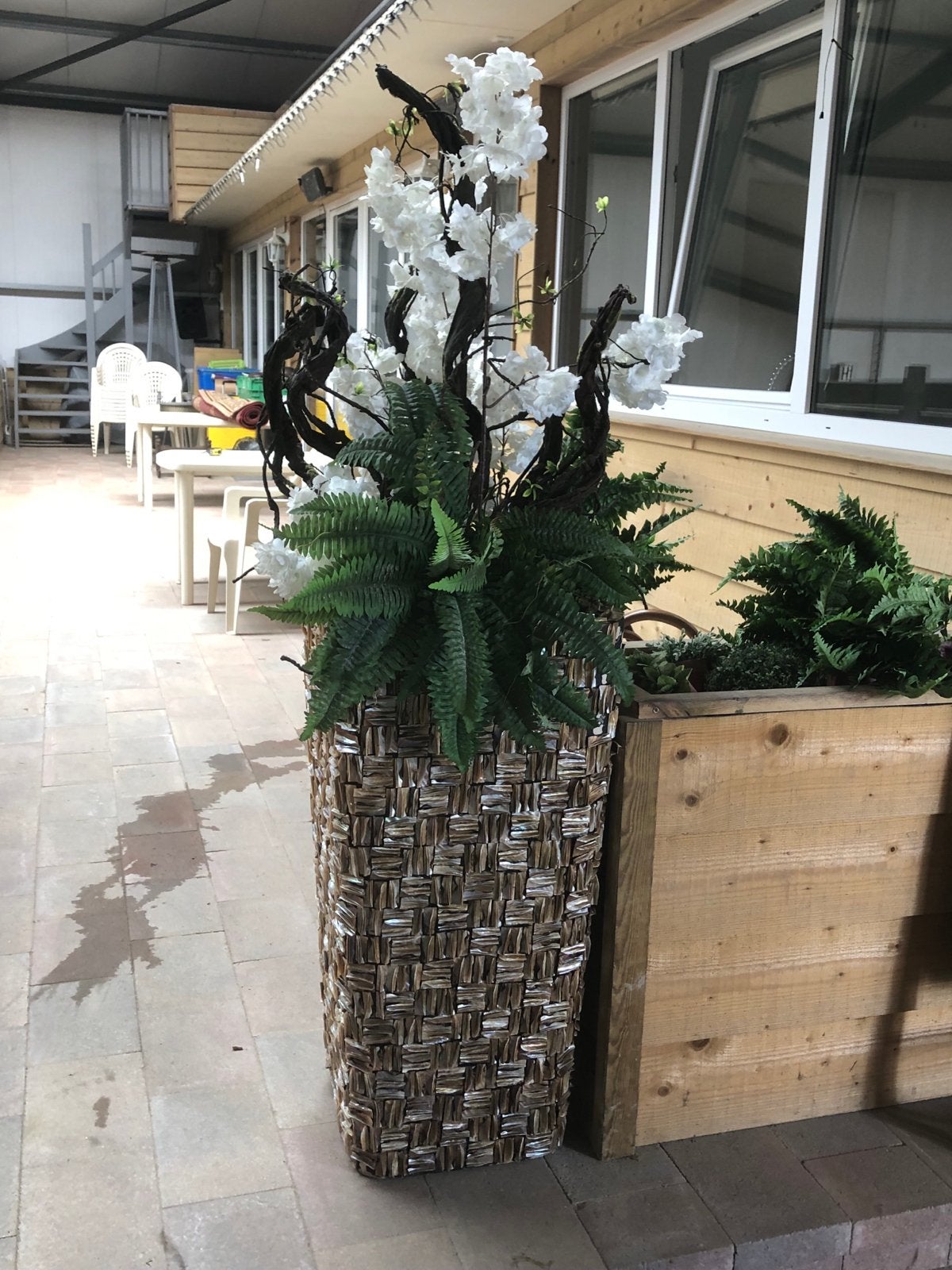 Grote kunstplant met witte bloesem in pot, Ophalen, Binnen, Kunstplant, Kunststof