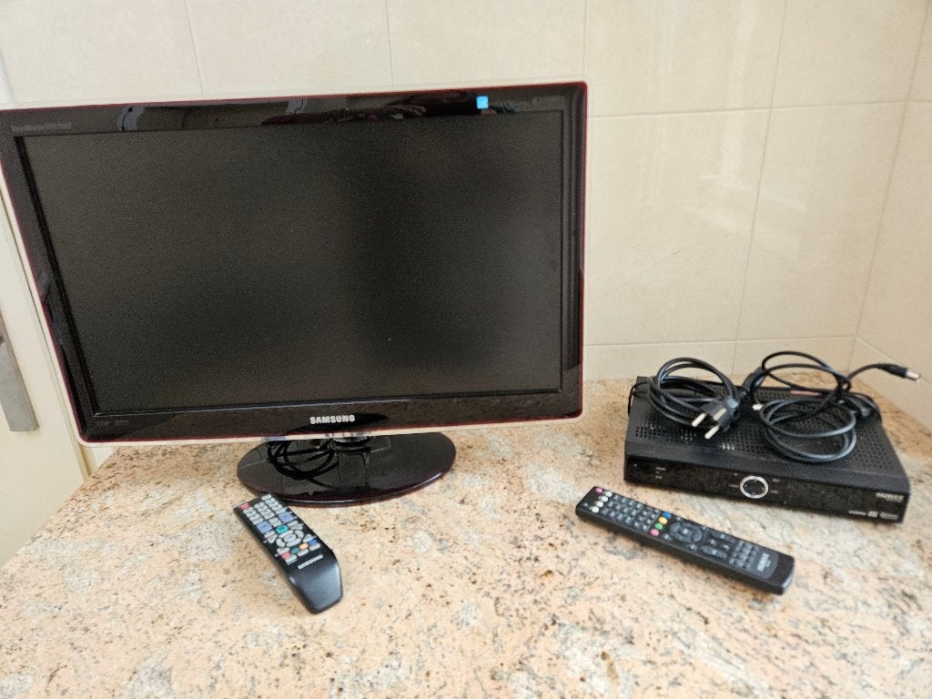 Samsung 24" TV + HUMAX decoder voor ziggo, Ophalen of Verzenden, Gebruikt, Decoder