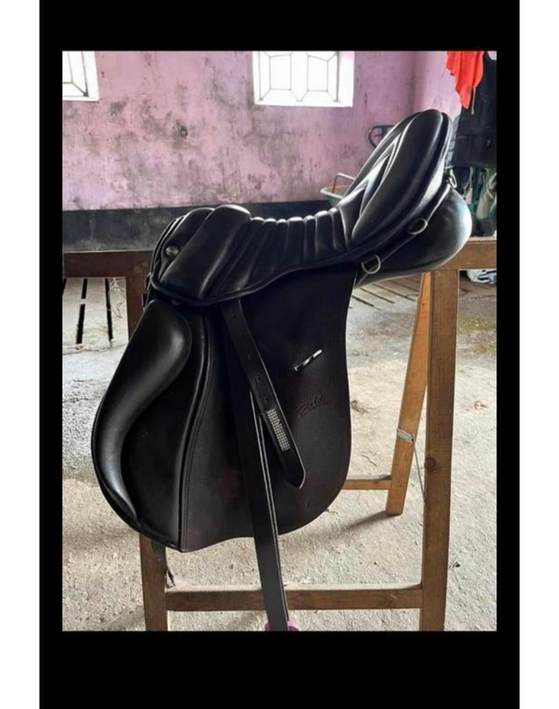 Zaldi Royal Police, 17,5 inch, boommaat 32, bruin, Dieren en Toebehoren, Paarden en Pony's | Zadels, Ophalen of Verzenden, Zo goed als nieuw