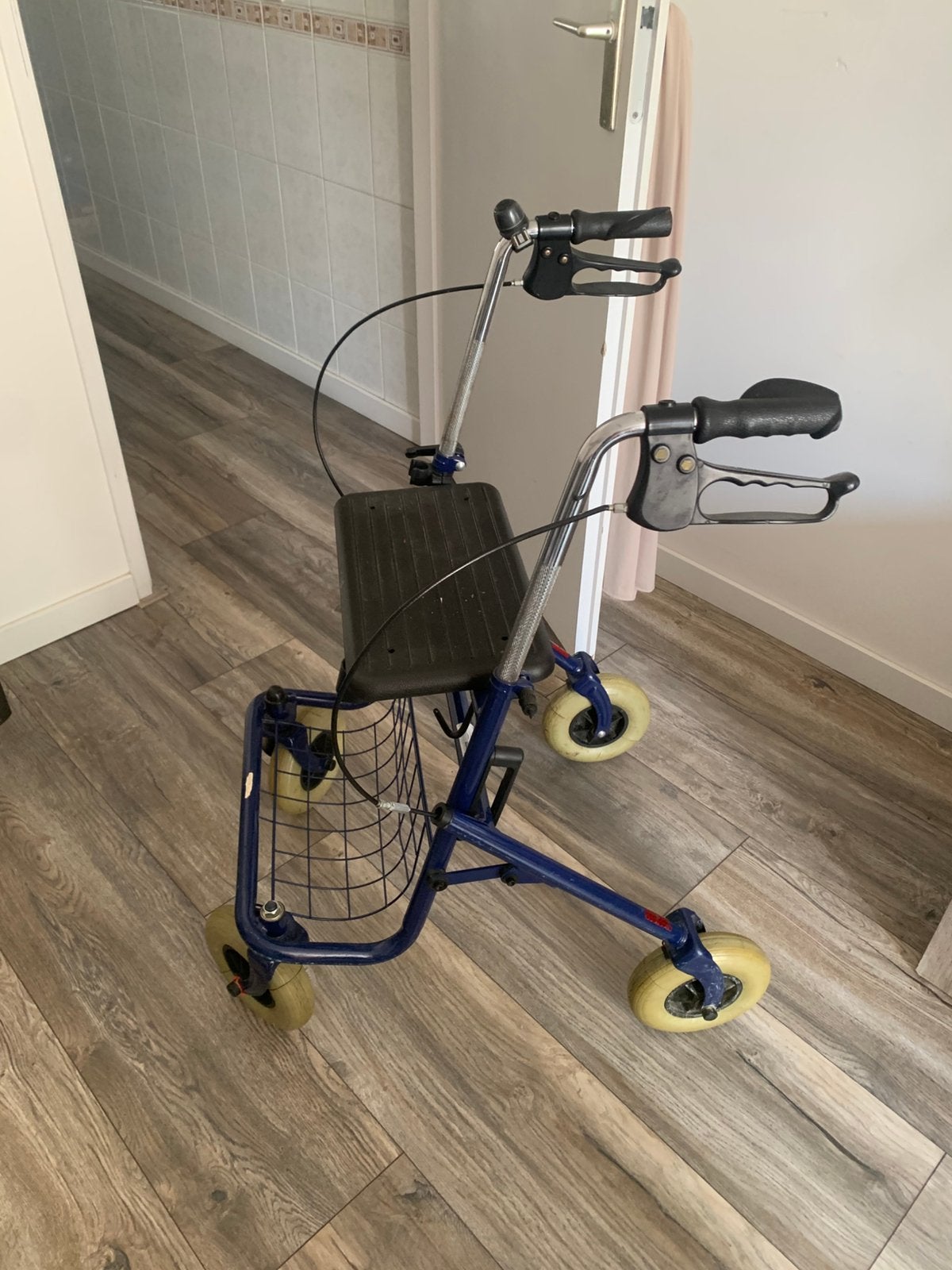 Rollator te koop, Ophalen, Zo goed als nieuw