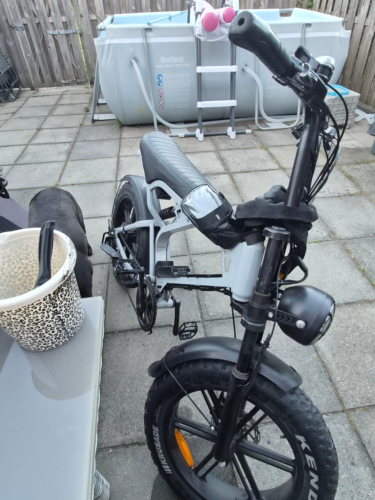E-bike met lichte schade aan oplader, inclusief slot, Ophalen of Verzenden, Gebruikt