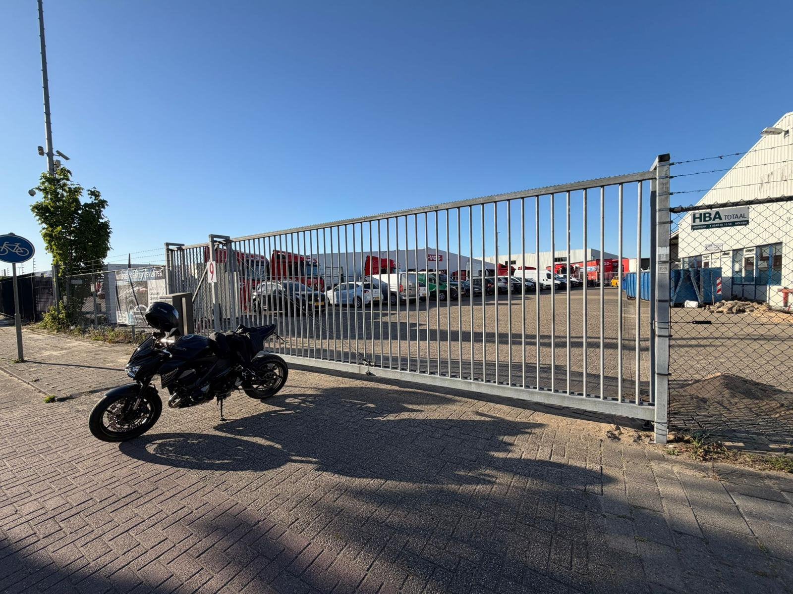 Schuifpoort lengte 9.40 hoogt 2.50m, Ophalen, Gebruikt, IJzer, Spijlenhekwerk