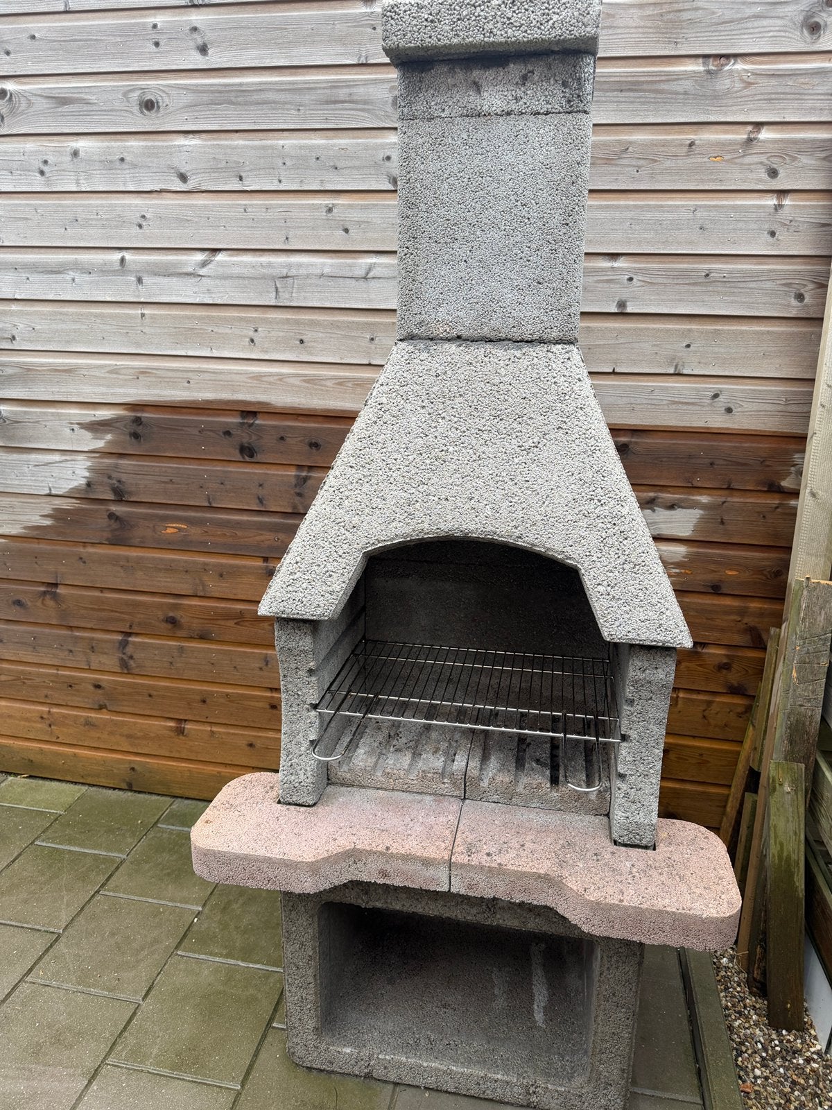 Betonnen buitenhaard/BBQ AL GEDEMONTEERD, Ophalen