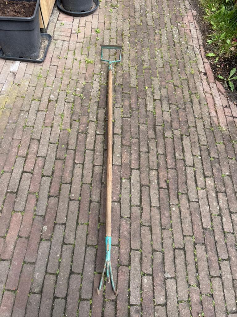 Hark 2 kanten, Ophalen of Verzenden, Zo goed als nieuw, Hark