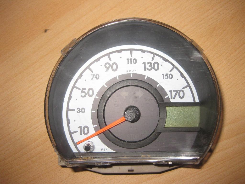km teller, klok , toyota aygo, citroen c1 of peugeot 108, Auto-onderdelen, Ophalen of Verzenden, Citroën