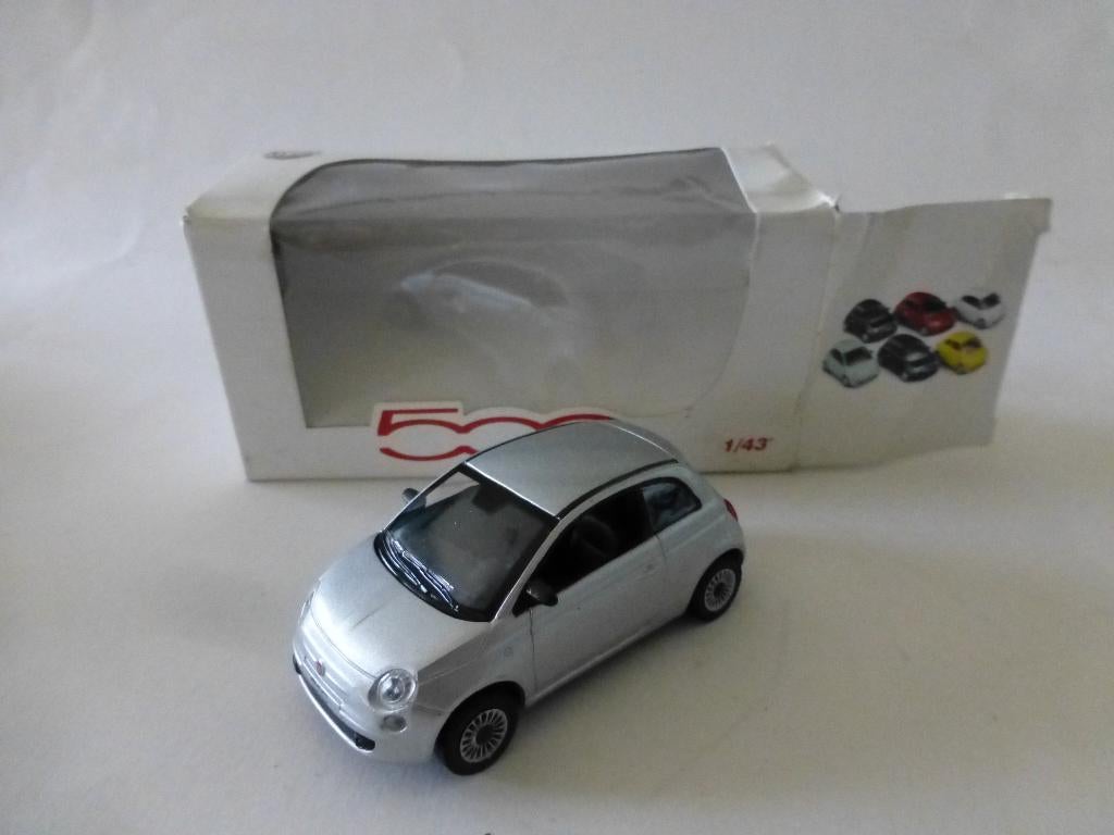 Norev Fiat 500 Nuova 2007 zilvergrijs verpakking beschadigt, Hobby en Vrije tijd, Modelauto's | 1:43, Ophalen of Verzenden, Zo goed als nieuw