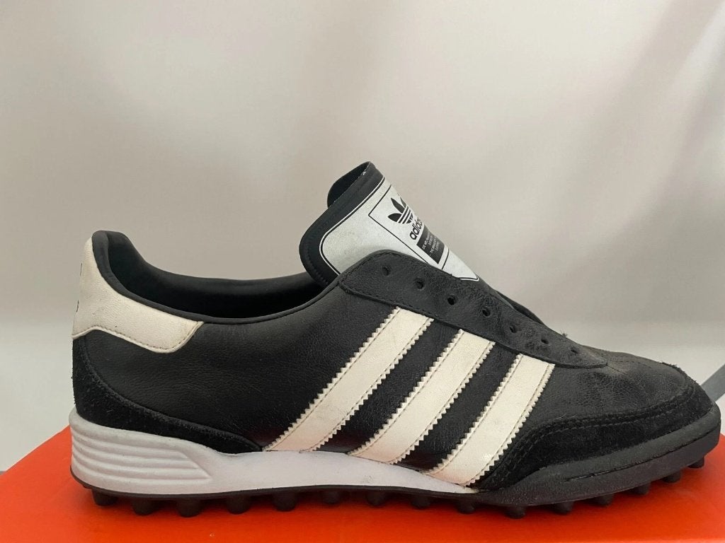 adidas predator pulse indoor turf vintage trainers black/red, Gebruikt, Maat XS of kleiner, Schoenen, Ophalen of Verzenden