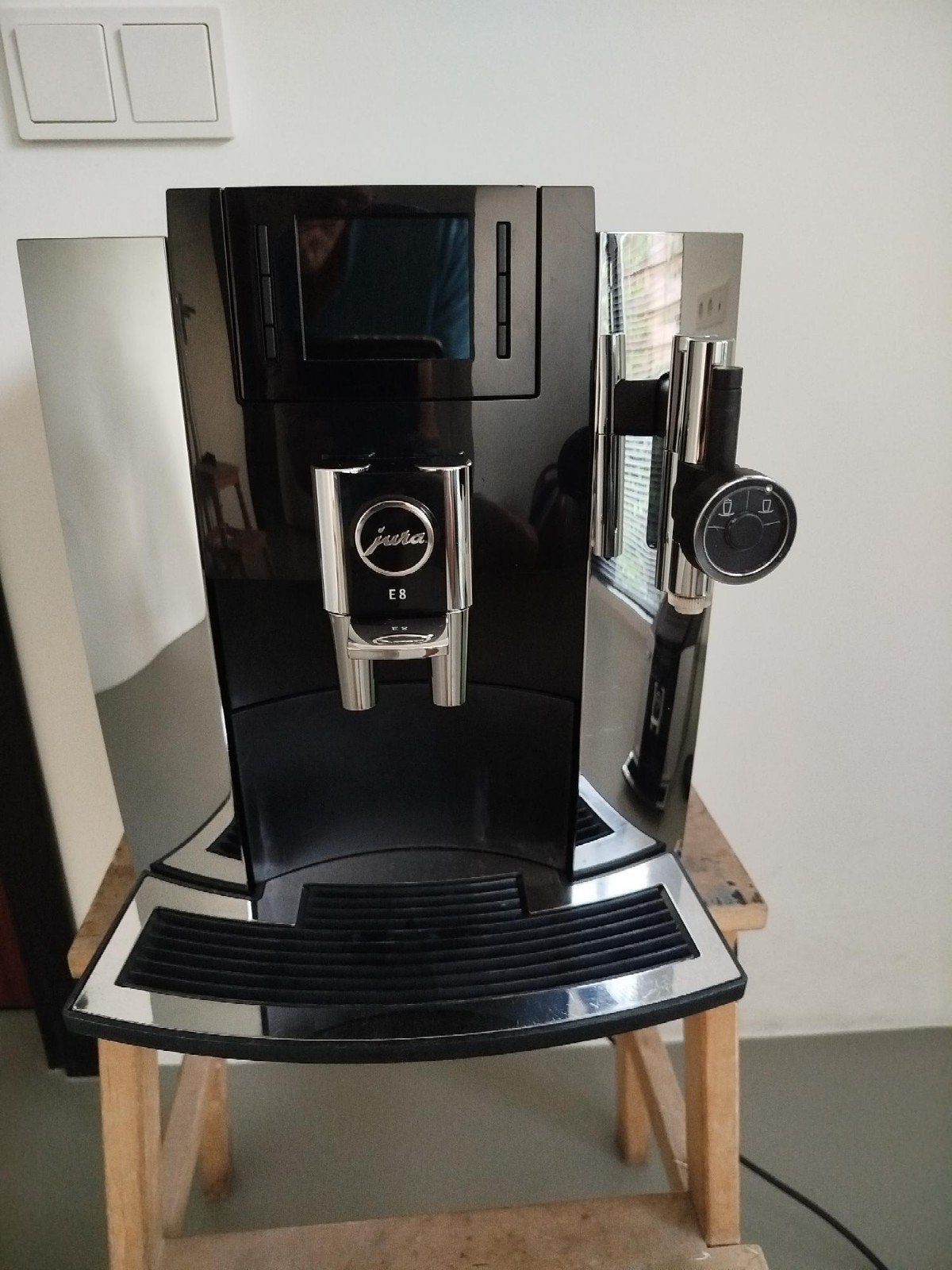 Jura E8 chrome, Witgoed en Apparatuur, Ophalen, Afneembaar waterreservoir, 10 kopjes of meer, Koffiemachine