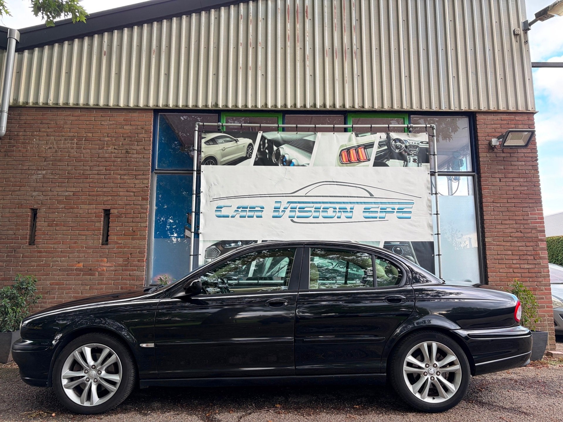 Jaguar X-type 2.0 V6 Executive|Trekhaak|automaat|airco|, Gebruikt, 156 pk, Zwart, Bedrijf