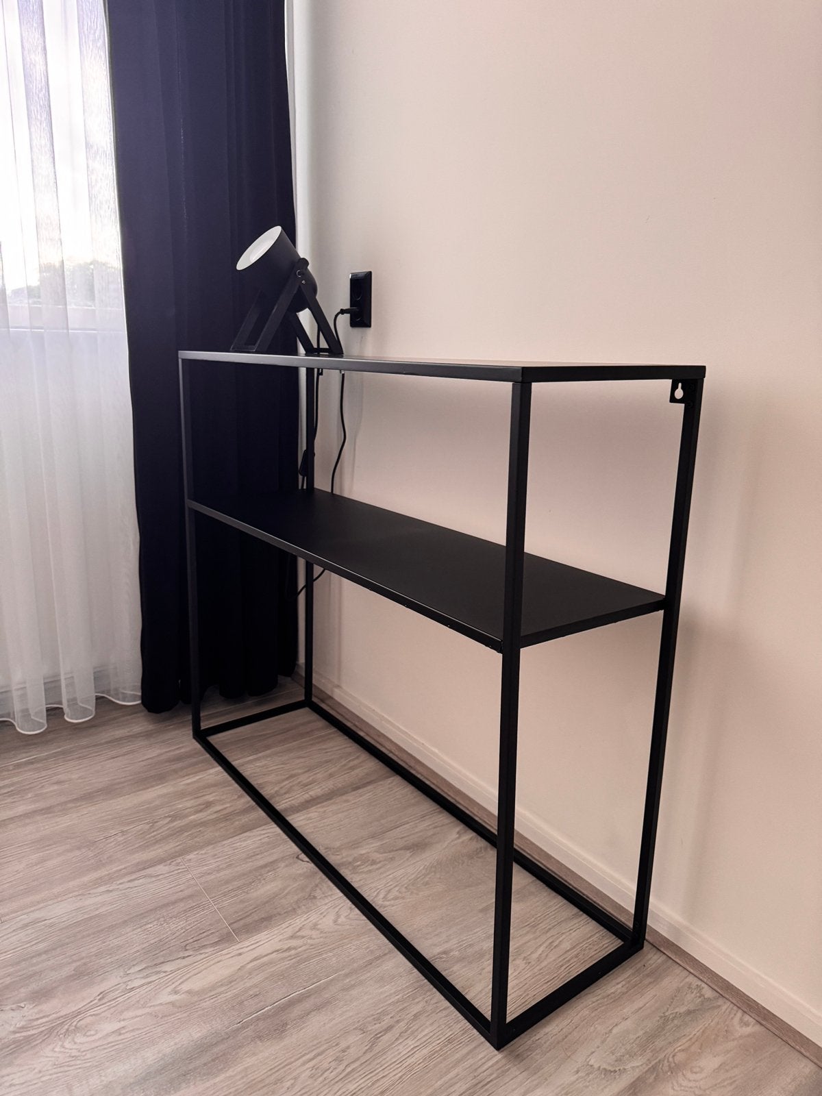Zwarte 2-laagse sidetable, Huis en Inrichting, Tafels | Sidetables, Ophalen, 100 tot 150 cm, Zo goed als nieuw, 25 tot 50 cm