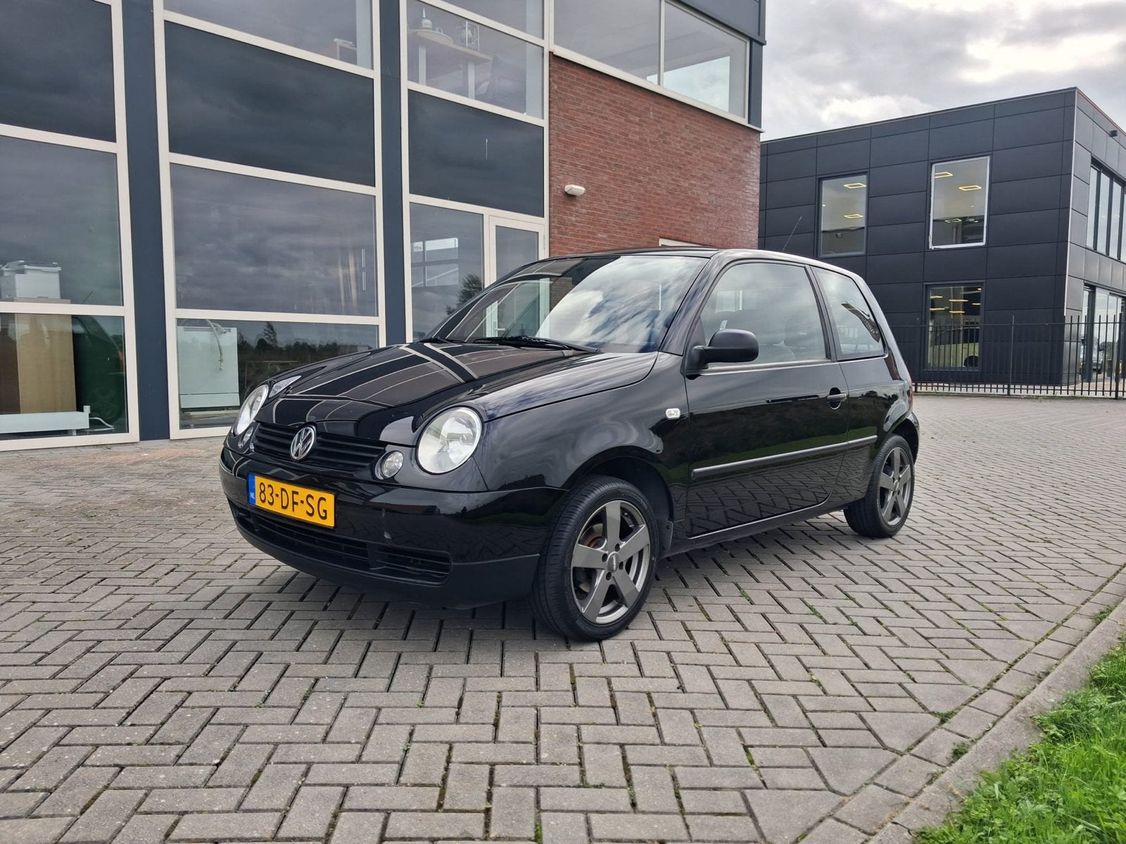 Volkswagen Lupo 1.4 | 75pk | Compleet gerenoveerd! |, Voorwielaandrijving, 74 pk, 4 cilinders, 4 stoelen