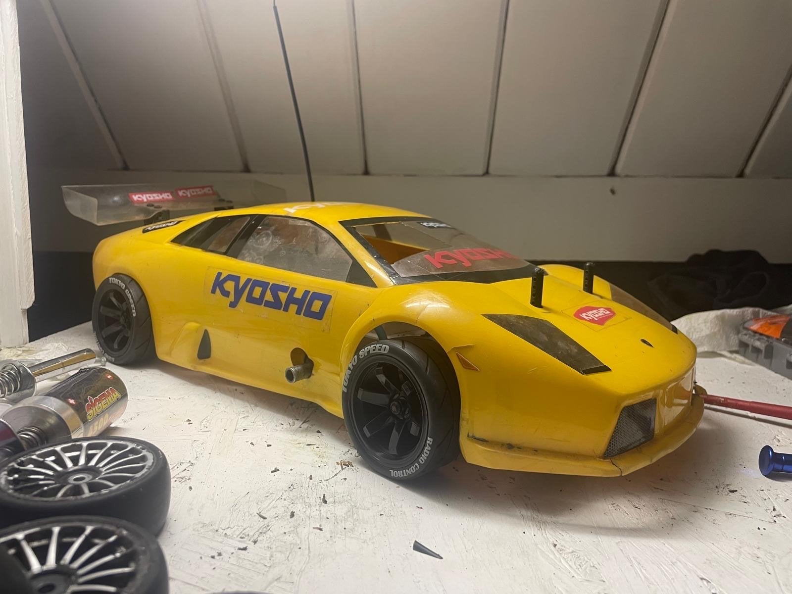 Kyosho Inferno GT RC auto met nitro motor en zender, Ophalen, Gebruikt, Auto onroad, Overige schalen