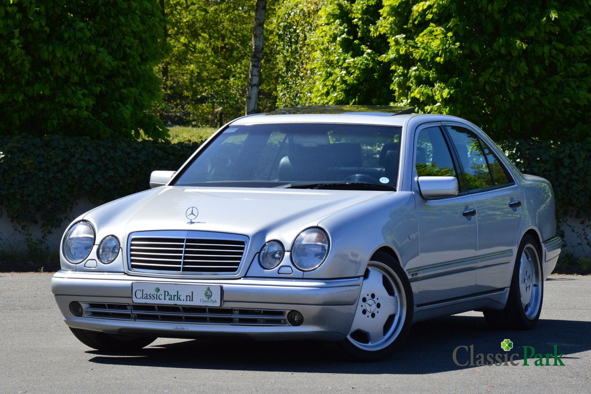 Mercedes-Benz E50 AMG (bj 1996, automaat), Auto's, Automaat, Achterwielaandrijving, Zwart, 347 pk