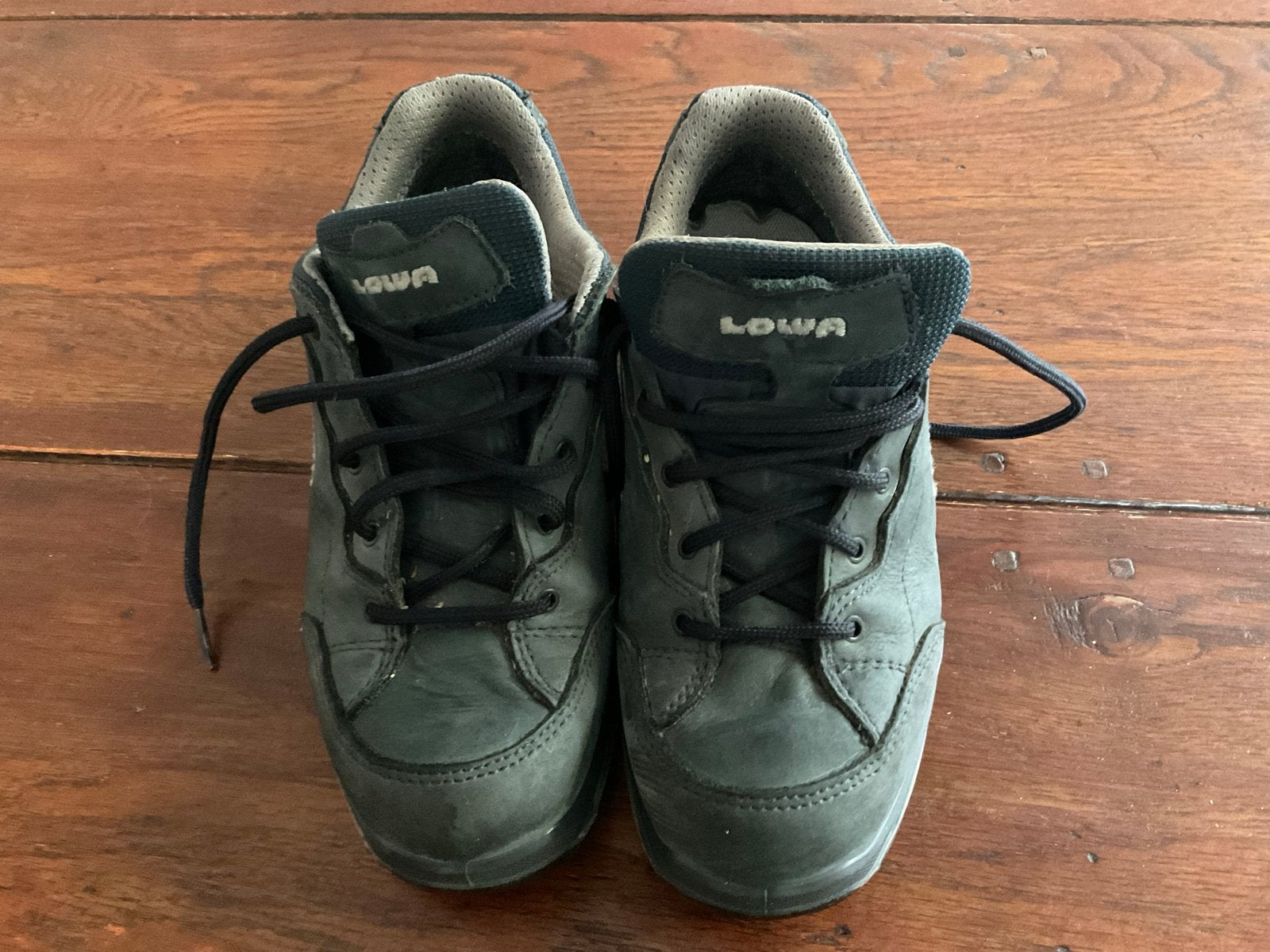 LOWA wandelschoenen, maat 37,5- vallen klein, Ophalen of Verzenden, Zo goed als nieuw, Schoenen