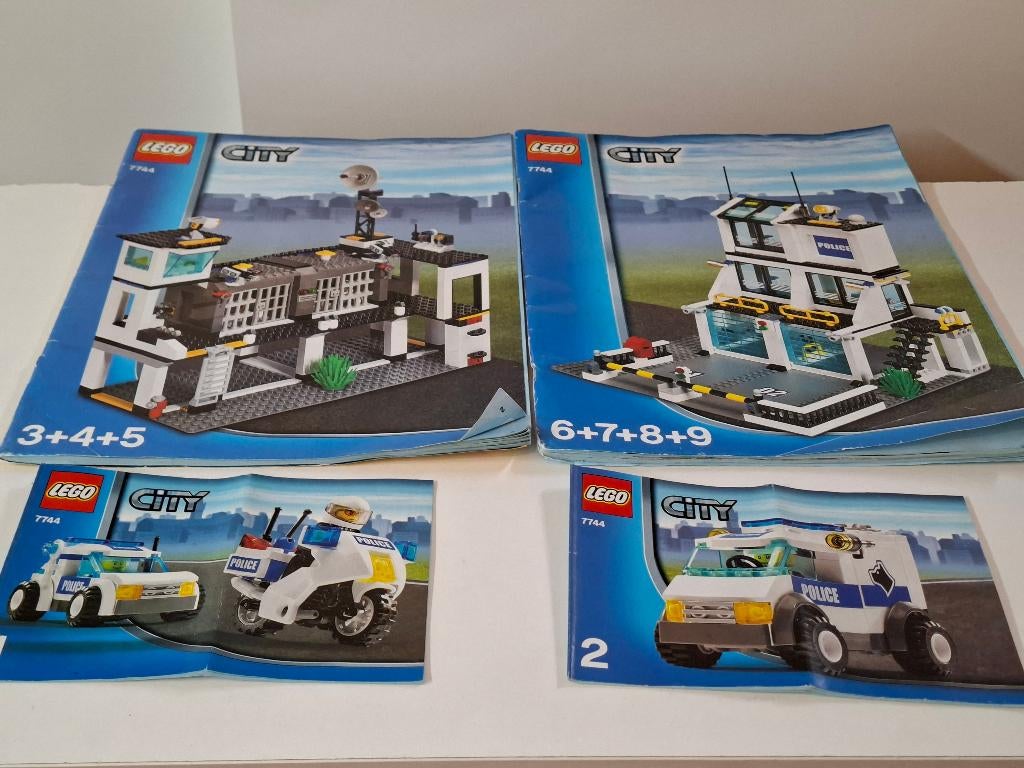 LEGO City Politiebureau - 7744, City, Lego, Ophalen of Verzenden, Zo goed als nieuw