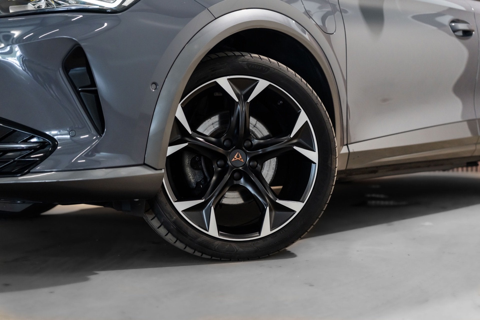 Cupra Formentor 1.4 e-Hybrid VZ Performance PANO LED Camera, Auto's, Cupra, Gebruikt, 4 cilinders, Formentor, Leder en Stof