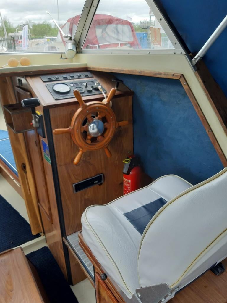 Comfortabele kajuitboot - Ideaal voor weekendjes weg, Watersport en Boten, Ophalen, Gebruikt