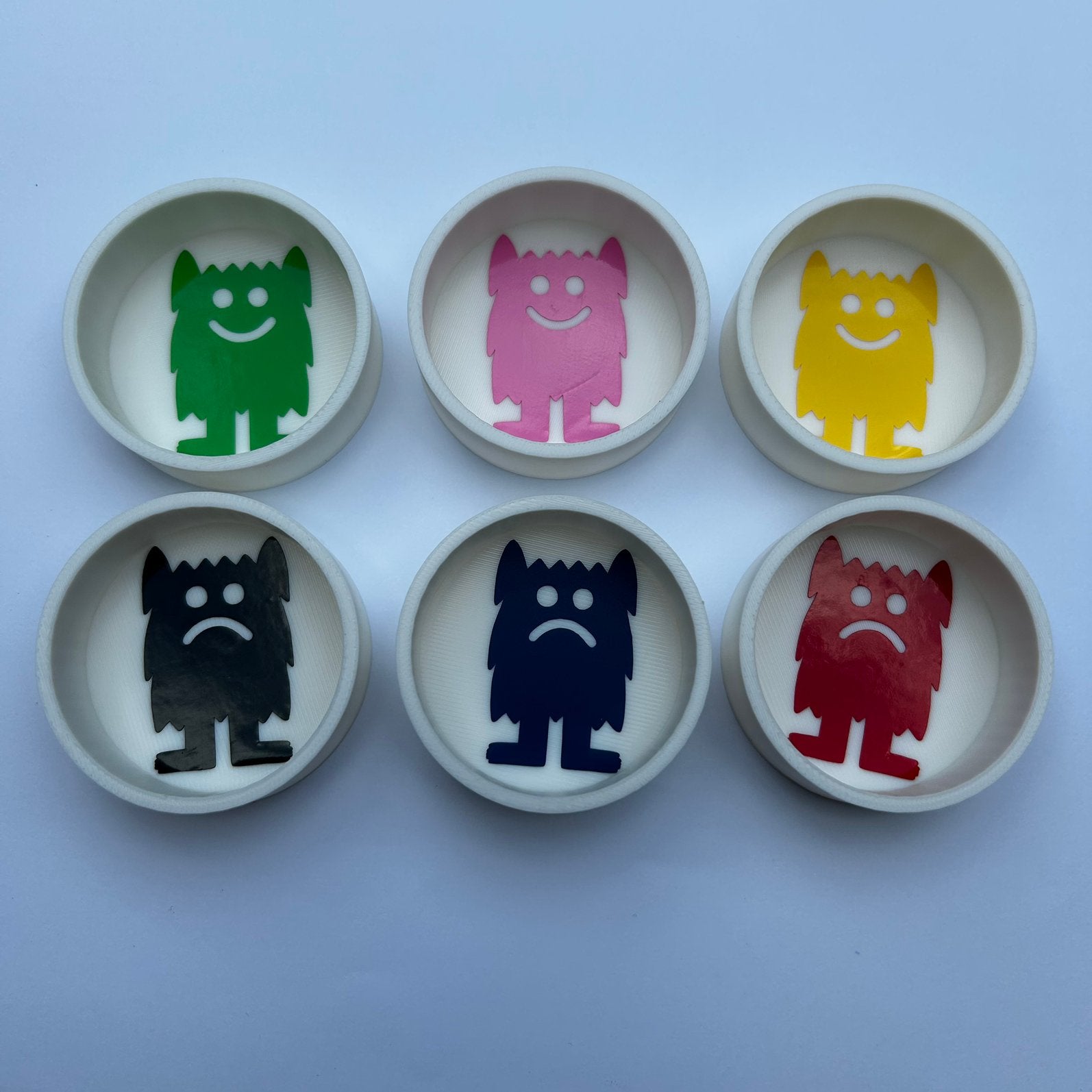 Kleurenmonster sorteerbakjes, Verzenden