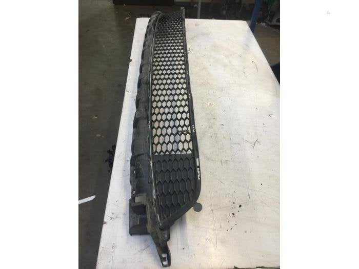 Grille van een Renault Trafic, Gebruikt, -, Renault, -