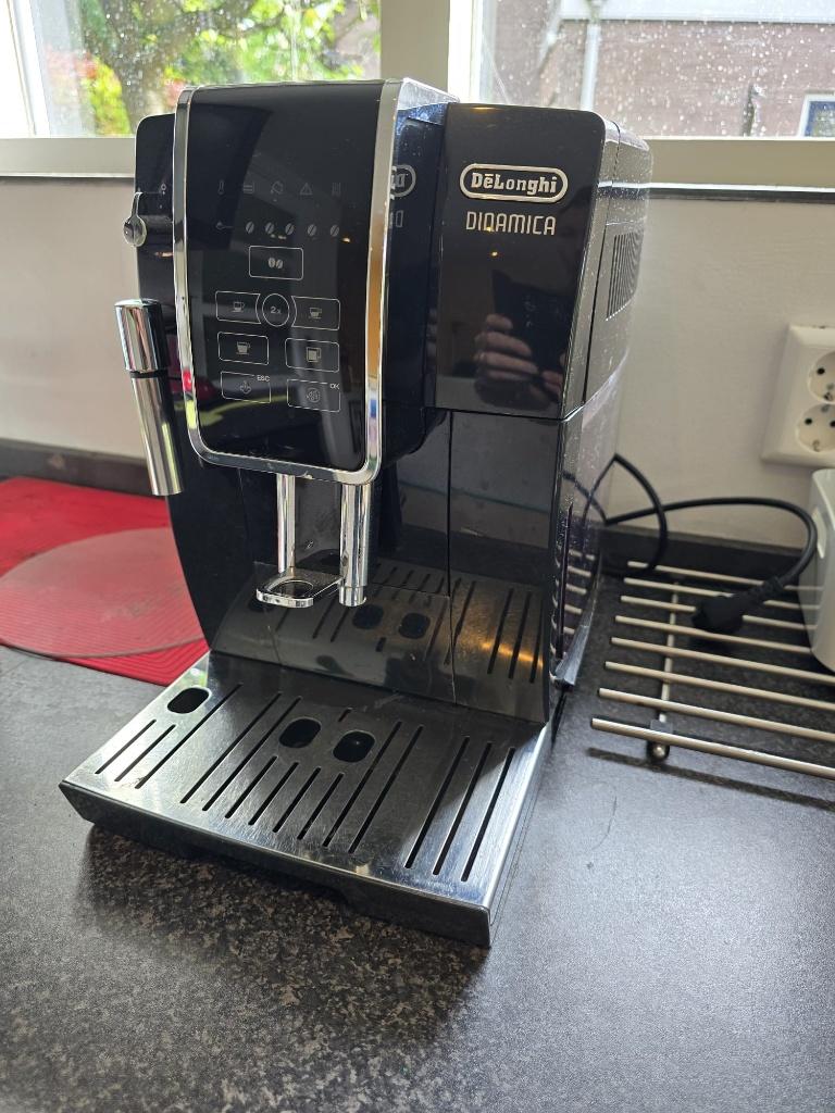DeLonghi Dinamica koffiebonenmachine, Ophalen, Gemalen koffie, Gebruikt, Afneembaar waterreservoir