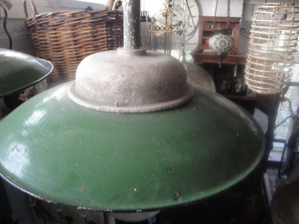 2 emaille fabriekslampen antiek, Ophalen of Verzenden