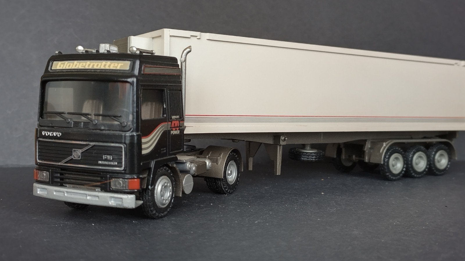 Volvo F16 Globetrotter 1:50 Conrad Pol, Hobby en Vrije tijd, Modelauto's | 1:50, Conrad, Germany, Ophalen of Verzenden, Zo goed als nieuw