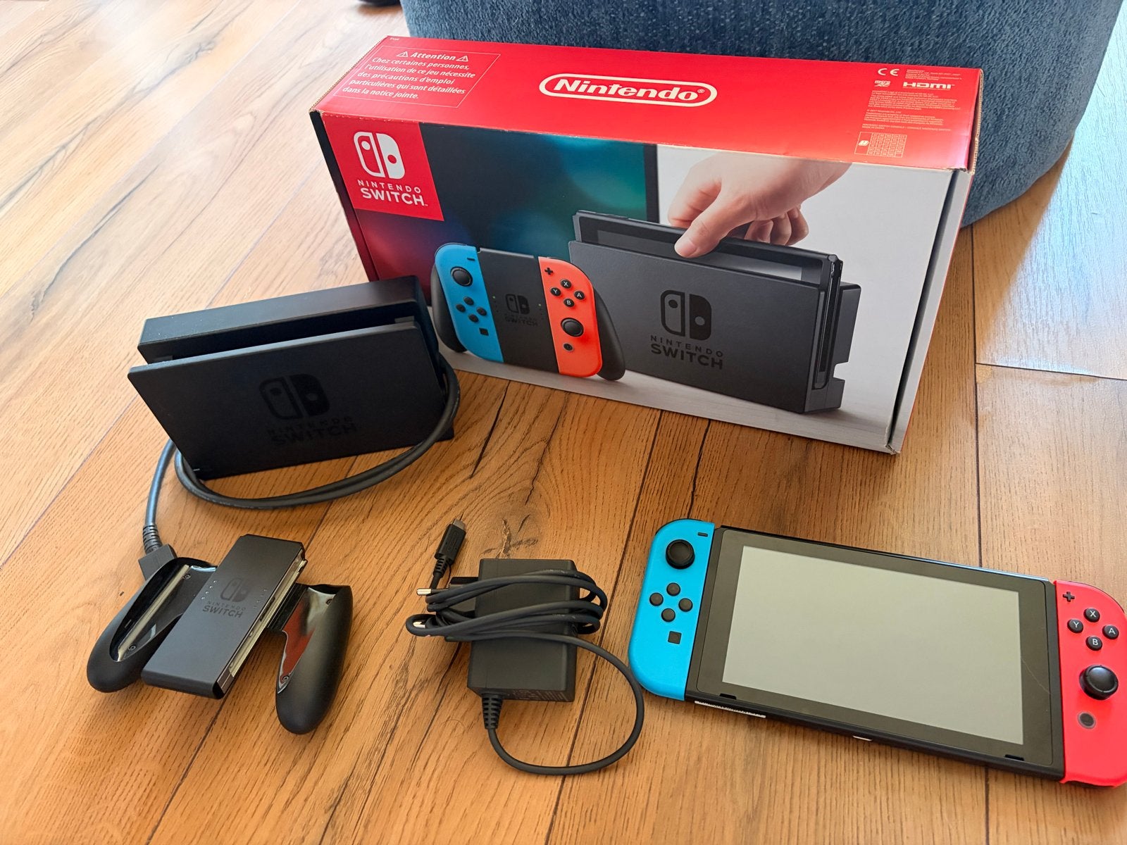 Nintendo Switch v1 met 2 wireless controllers en game, Ophalen of Verzenden, Switch Original, Met 3 controllers of meer, Gebruikt