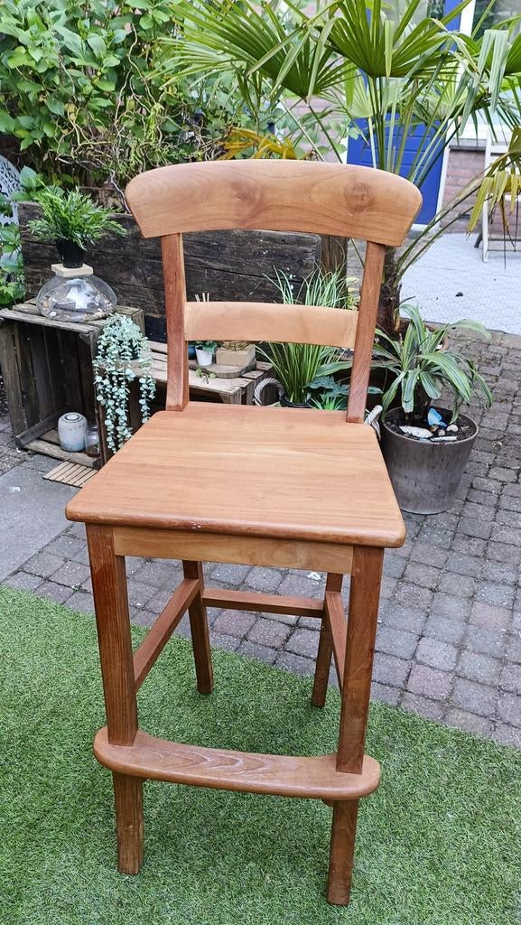 Houten barkruk met rugleuning, Huis en Inrichting, Barkrukken, Gebruikt, Met voetsteun, 60 tot 90 cm, Ophalen of Verzenden