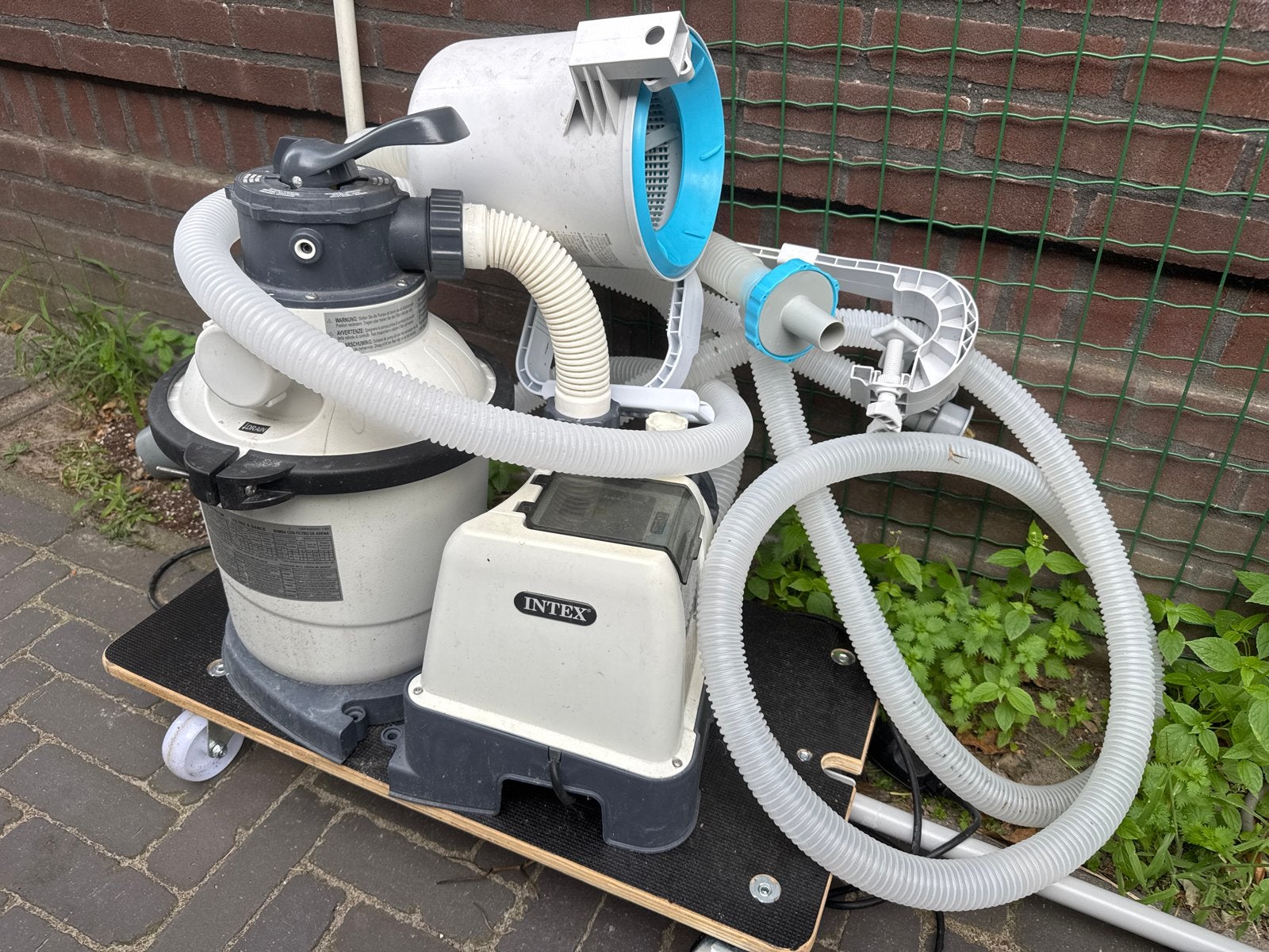 Intex zandfilterpomp en skimmer - gratis af te halen, Ophalen, Gebruikt, Zwembadpomp