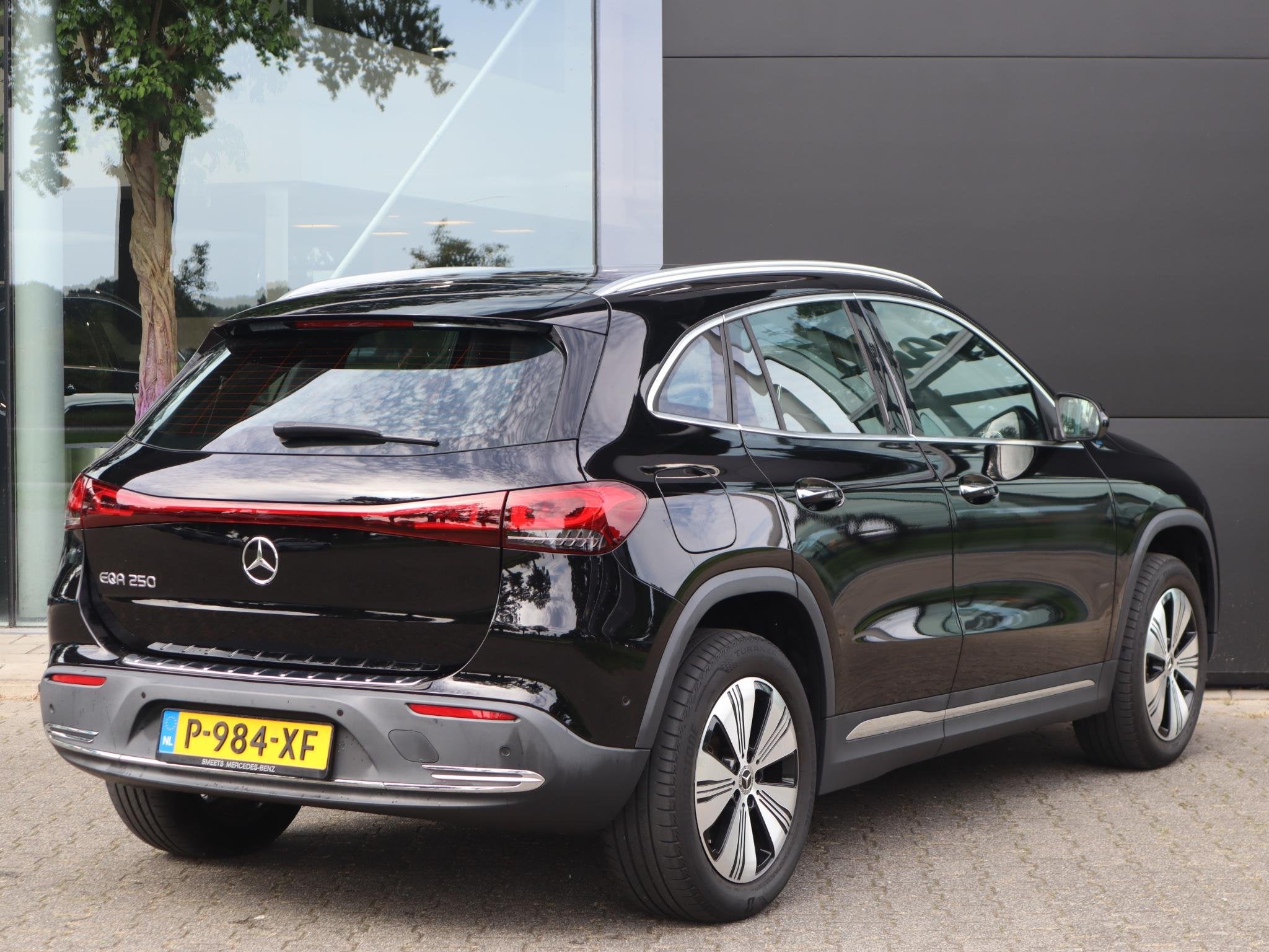 Mercedes-Benz EQA 250 Business Solution Luxury 67 kWh, Auto's, Stof, Gebruikt, 190 pk, Stoelverwarming