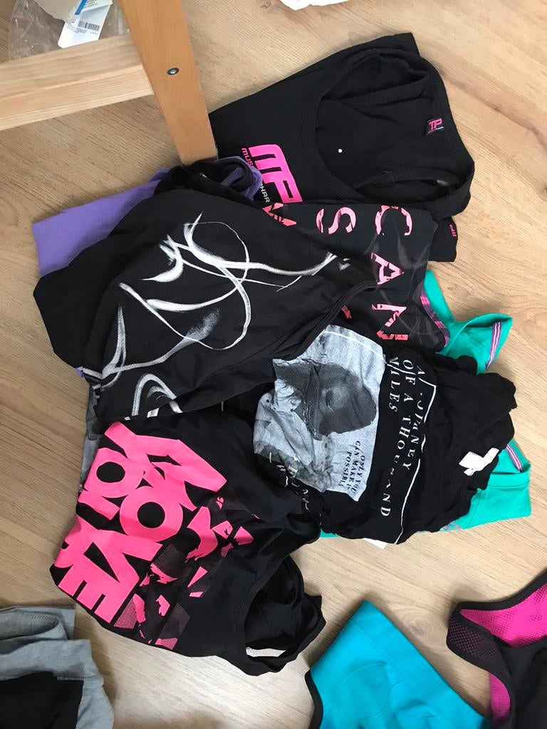 Setje sport tops, bh’s, pants maat L, Overige kleuren, Verzenden, Maat 42/44 (L), Fitness of Aerobics