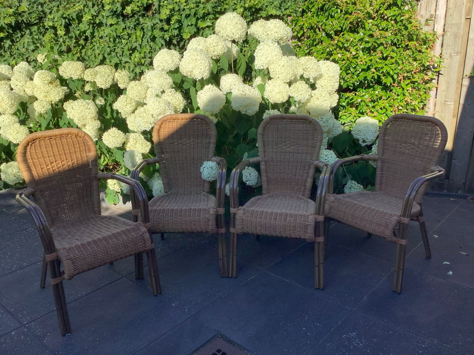 4 stapelbare en regenbestendige terrasstoelen, Ophalen, Zo goed als nieuw, Rotan, Stapelbaar