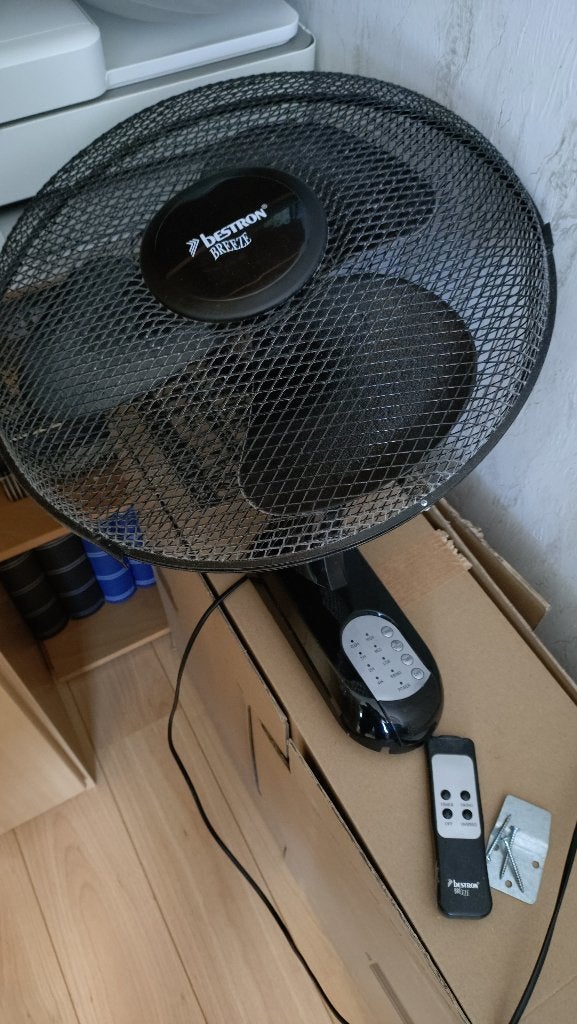 Wand ventilator., Minder dan 50 cm, Zo goed als nieuw, Metaal, Overige vormen