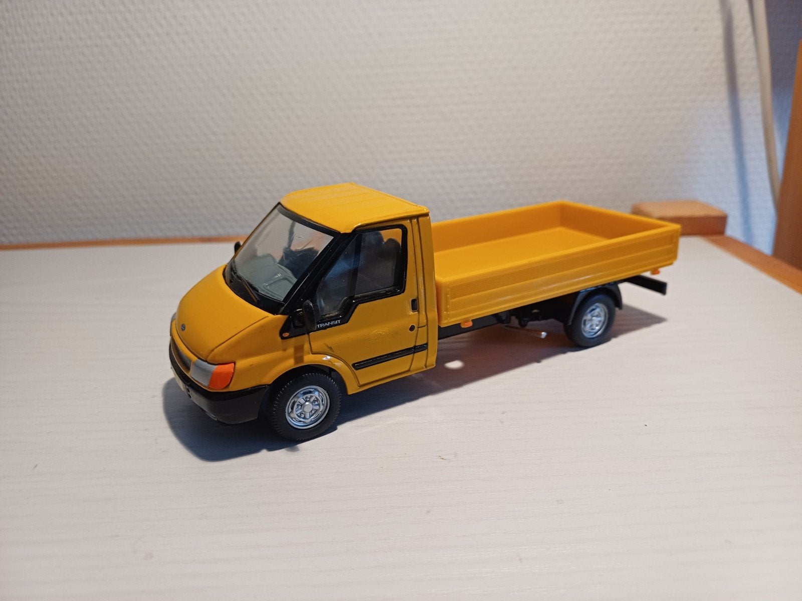 Britains Ford transit, Ophalen of Verzenden, Zo goed als nieuw, Bus of Vrachtwagen, Overige merken