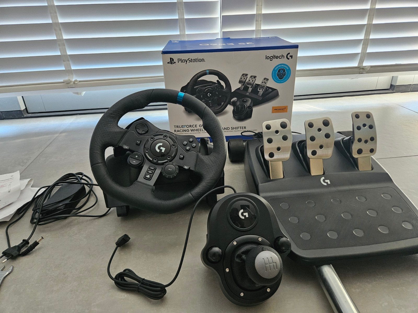 Logitech G923 SE met wheelstand, garantie 4 maanden oud, Spelcomputers en Games, Spelcomputers | Sony PlayStation Consoles | Accessoires