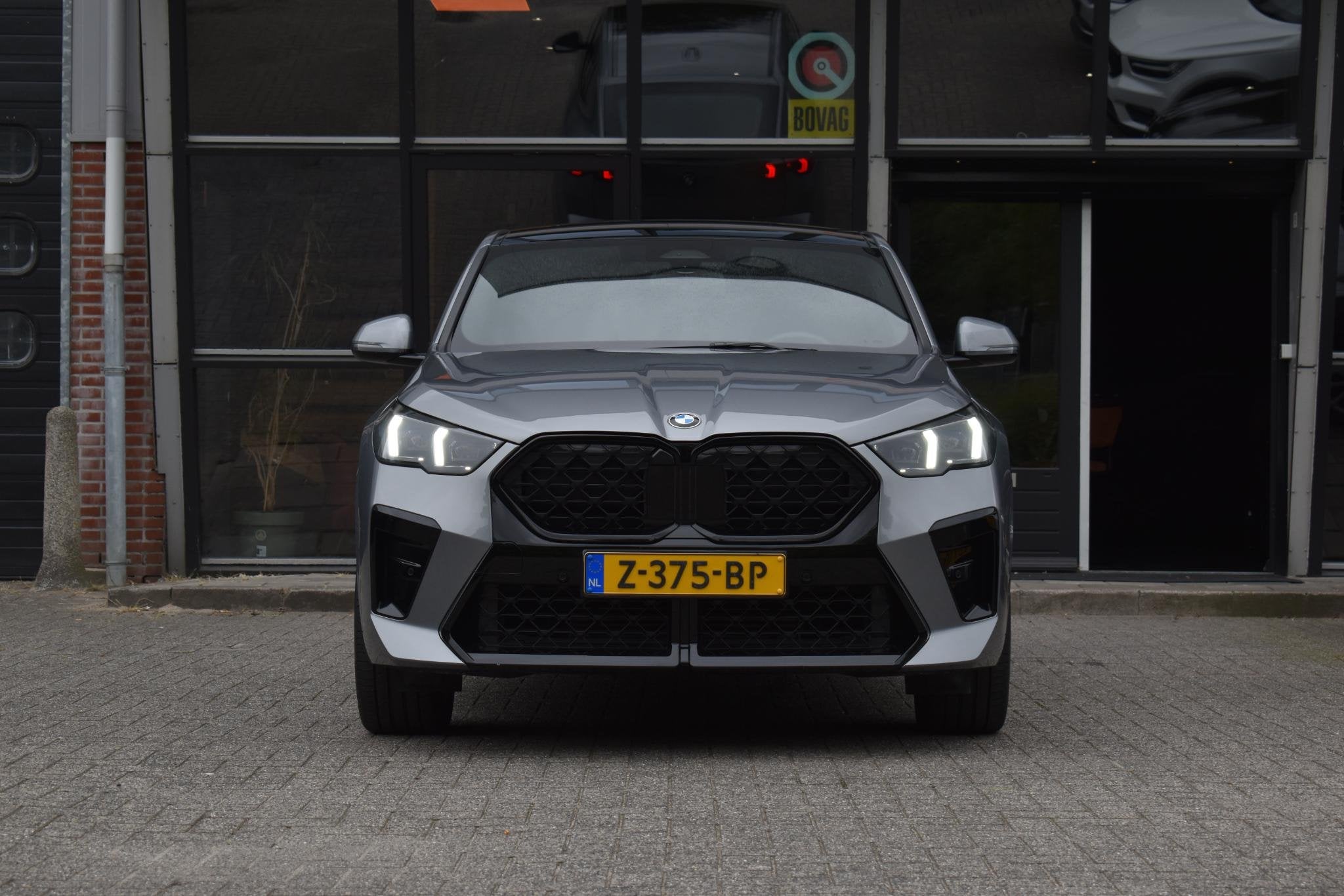 BMW X2 sDrive20i Launch Edition M-Pakket Pano Harman/Kardon, Auto's, BMW, X2, Met garantie (alle), Bedrijf, 3 cilinders