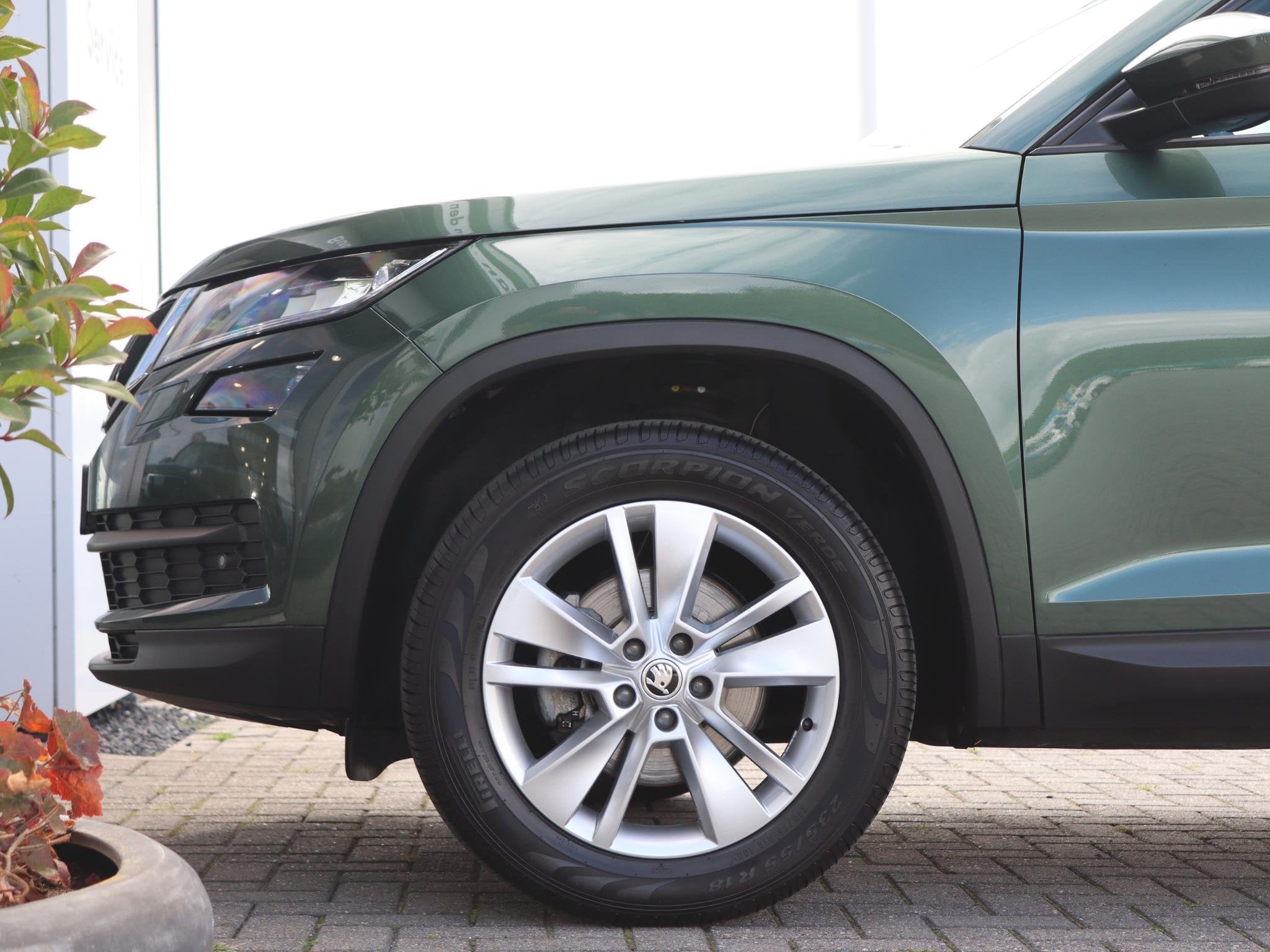 Skoda Kodiaq 1.5 TSI 150 pk DSG Soleil | Trekhaak | Stoelver, Auto's, 4 cilinders, 150 pk, 14 km/l, Bedrijf