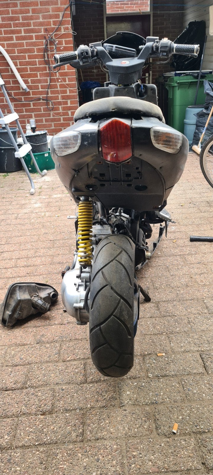aprillia SR Factory  2tak. LC-DD  lees voor een mooie deal, Fietsen en Brommers, Scooters | Aprilia, Ophalen, Gebruikt, Maximaal 45 km/u
