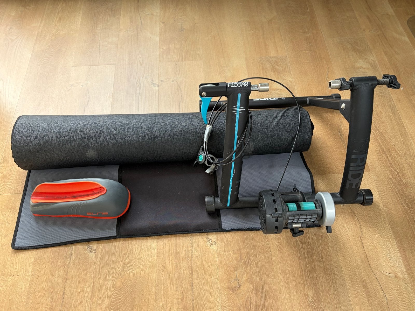B'Twin In'Ride fietstrainer compleet met mat en steun, Ophalen, Gebruikt, Overige typen