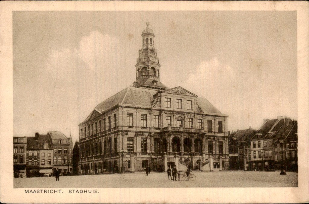 Maastricht - Stadhuis - Gevel, Ophalen of Verzenden, Voor 1920, Gelopen, Limburg