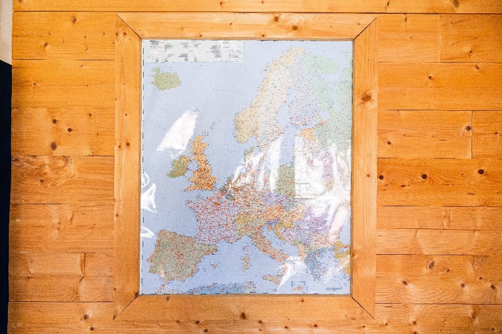 Wand landkaart incl lijst, Ophalen, Gebruikt, Hout, Decoratieobject