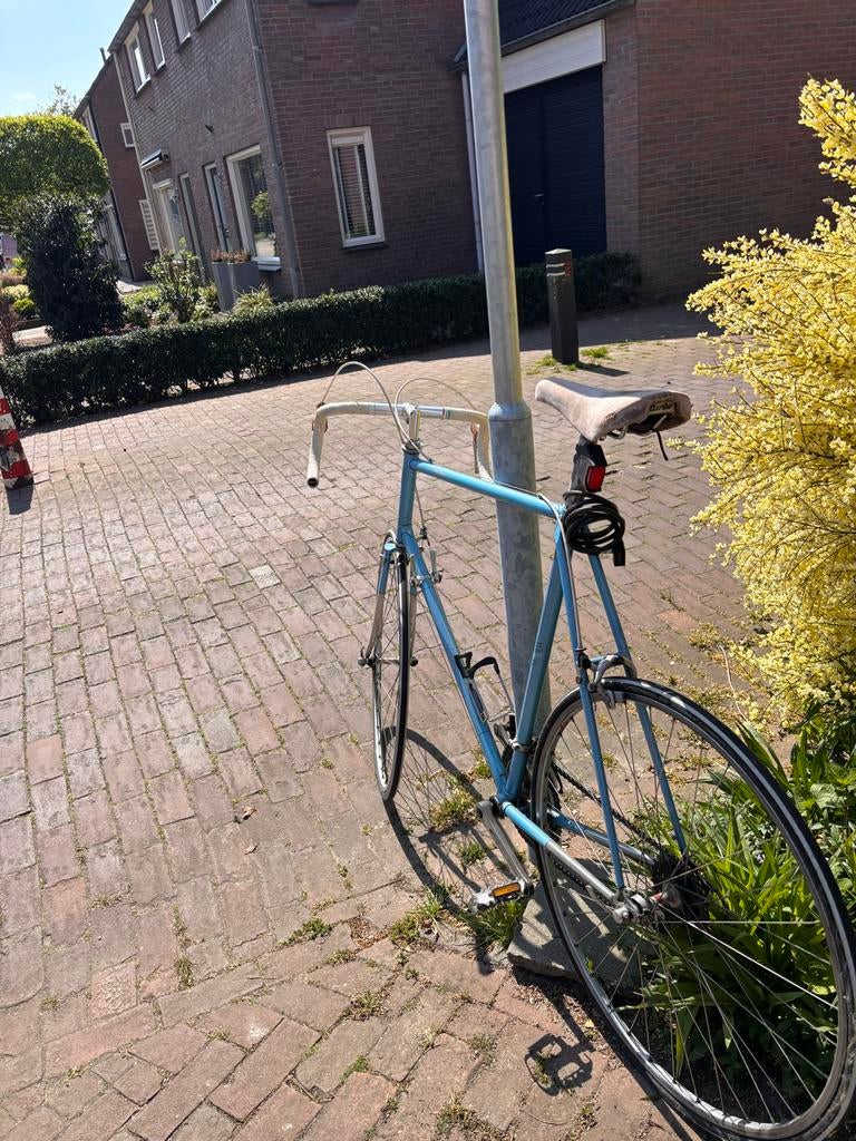Mooie retro fiets met tijdloze uitstraling - banden lek, Fietsen en Brommers, Fietsen | Racefietsen, Ophalen, Gebruikt, Overige merken
