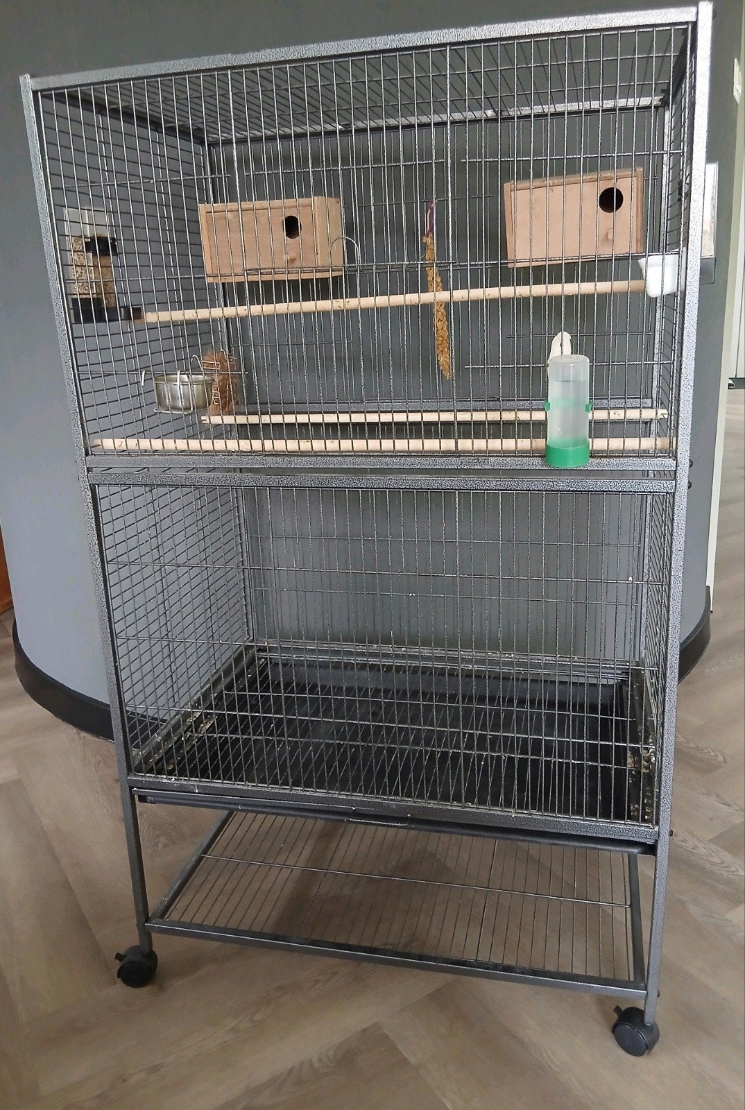Vogelkooi met toebehoren- 78 x 52 x 131 cm - , Ophalen, Zo goed als nieuw, Metaal, Vogelkooi