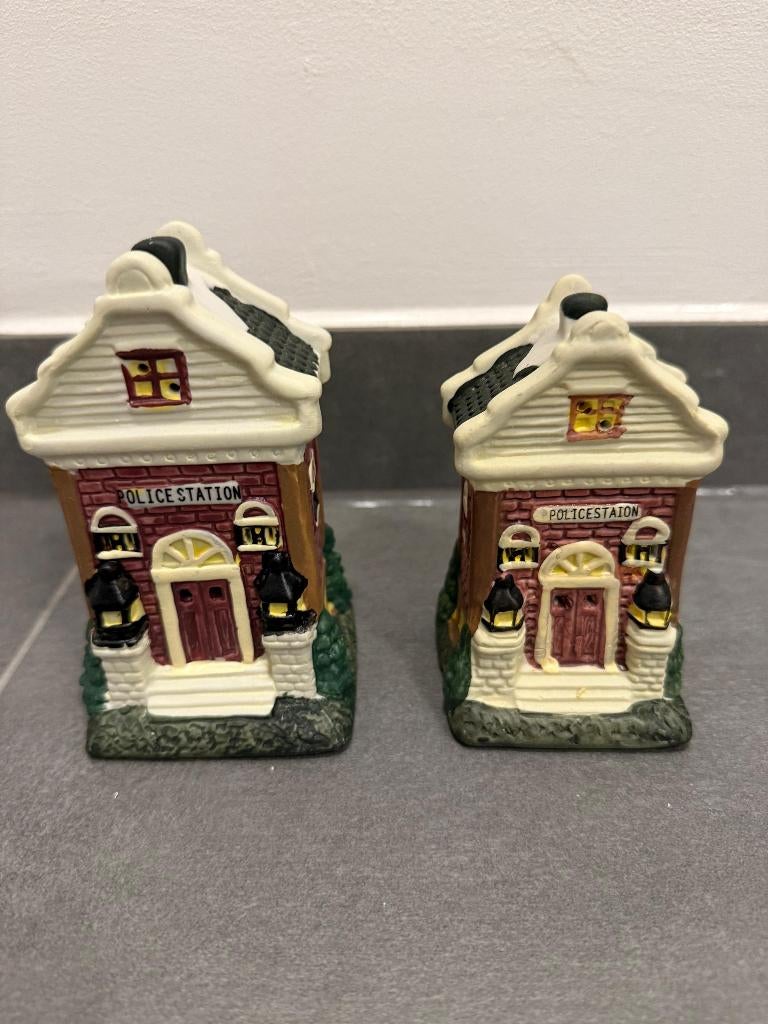Politie Station keramisch huisje kerstversiering kerstdorp, Diversen, Kerst, Ophalen of Verzenden, Nieuw
