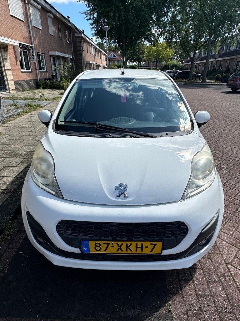 Peugeot 107 1.0 12V 5DR 2012 Wit, Voorwielaandrijving, Dealer onderhouden, Stof, 4 stoelen