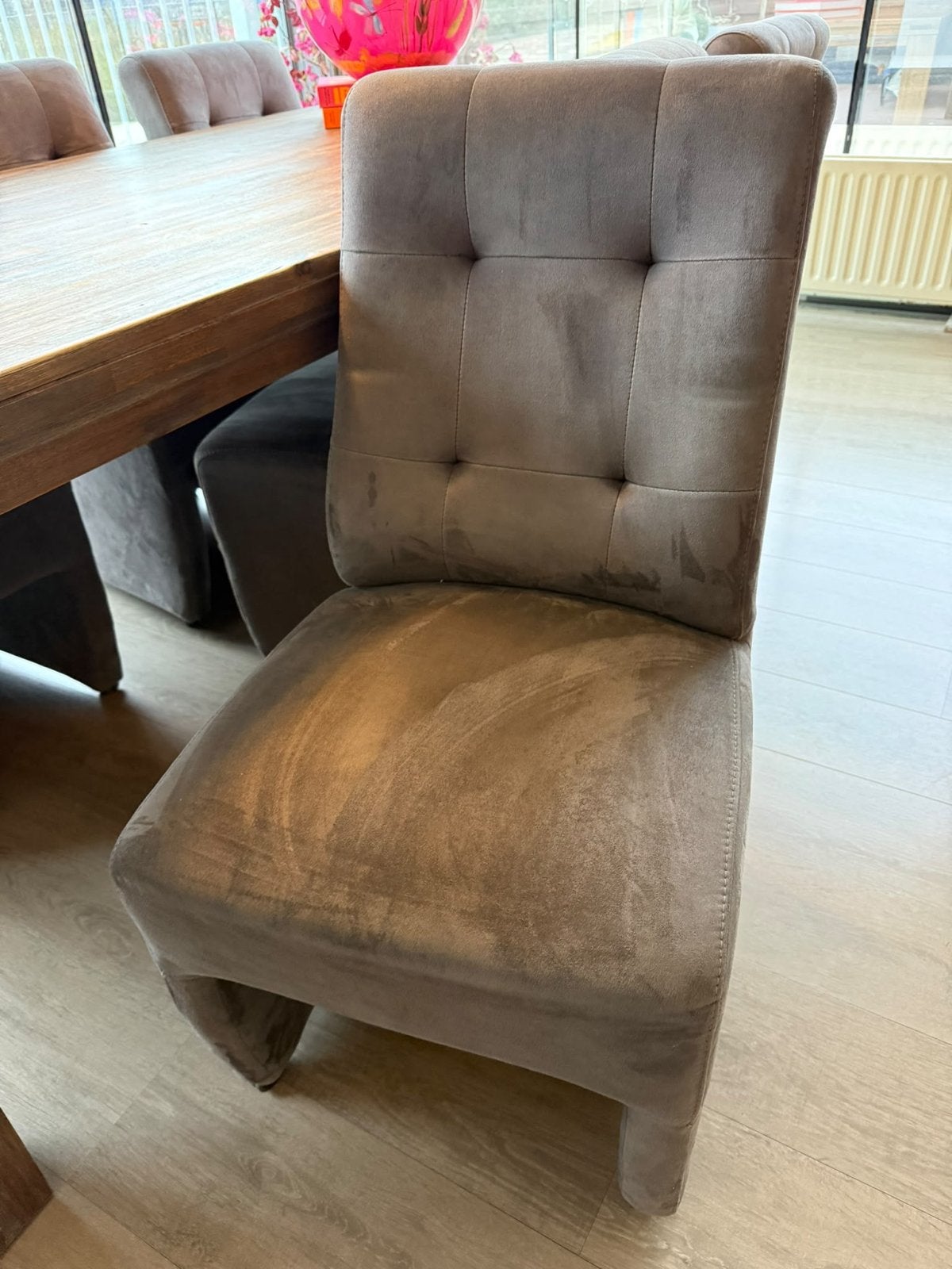 Massief houten eettafel (220x100) met 6 stoelen op wieltjes, Huis en Inrichting, Ophalen, Gebruikt, 100 tot 150 cm, 200 cm of meer