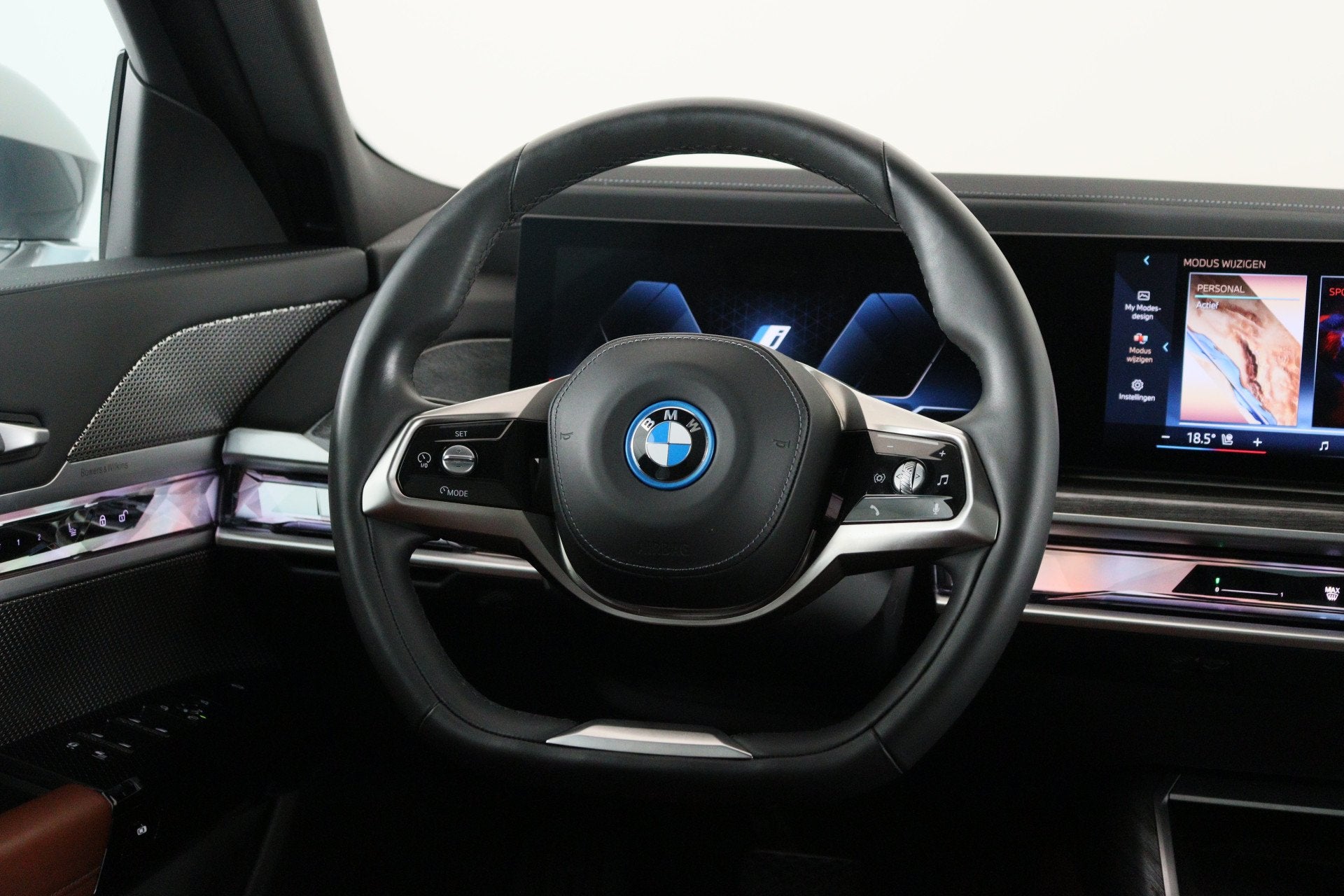 BMW i7 xDrive60 106 kWh Accu SoH 96% (bj 2022, automaat), Auto's, Gebruikt, 573 min, 137 €/maand, Vierwielaandrijving