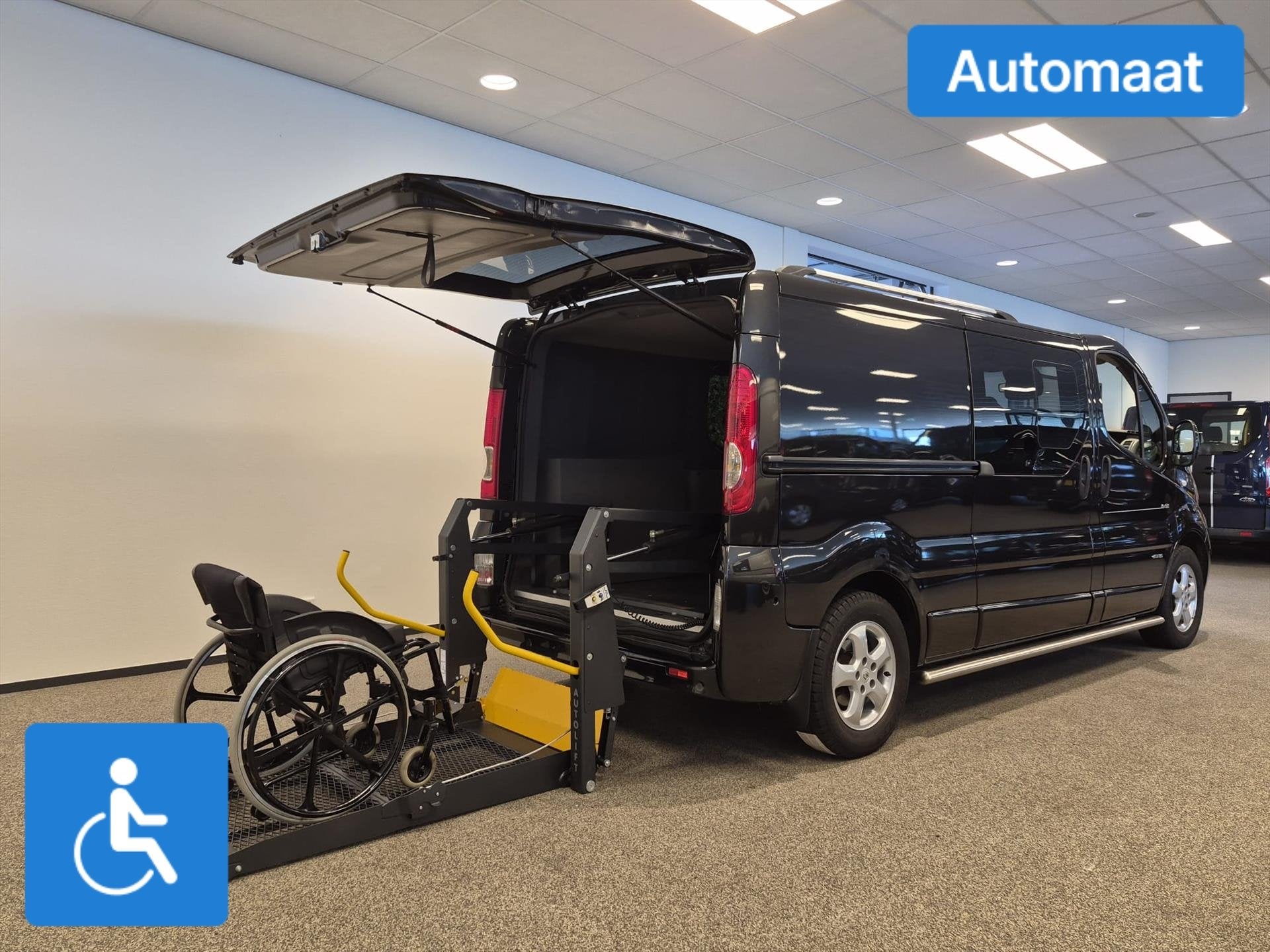 Renault Trafic L2H1 Rolstoelbus Automaat (airco) 5+1 - 2x zi, Automaat, Zwart, Zwart, Origineel Nederlands