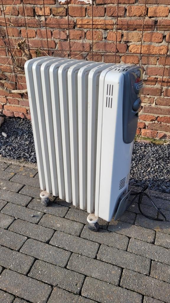 Delonghi elektrische verwarming, Ophalen, 30 tot 80 cm, Gebruikt, Radiator